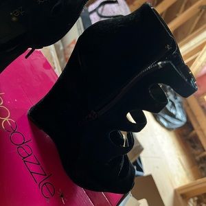 Shoedazzle Babe size 6.5